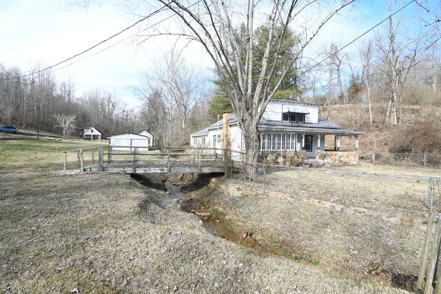 219 Mills Branch Rd, Olive Hill, KY 41164