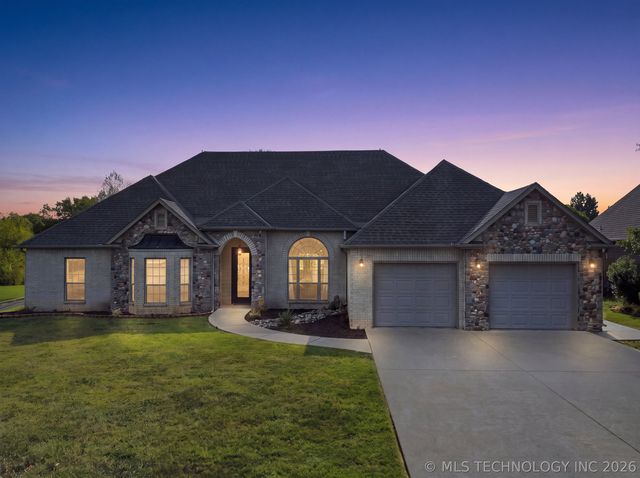 3308 Fairway St, Claremore, OK 74019