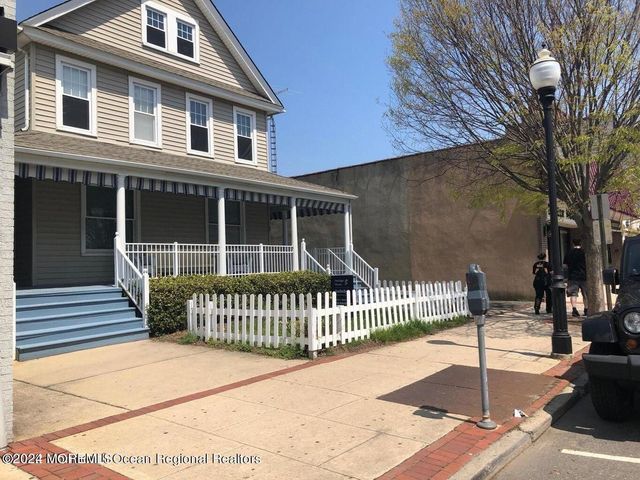 48 Monmouth St, Red Bank, NJ 07701
