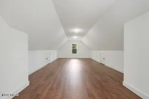 17 Matthews Dr, Milford, PA 18337