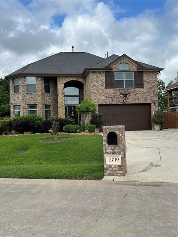 11019 S  Country Club Green Dr, Tomball, TX 77375