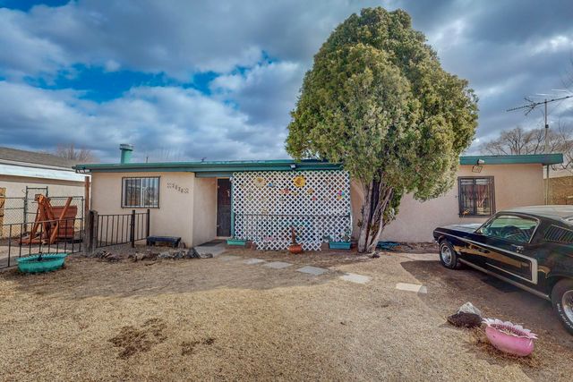 2020 Minnie St SW, Albuquerque, NM 87105