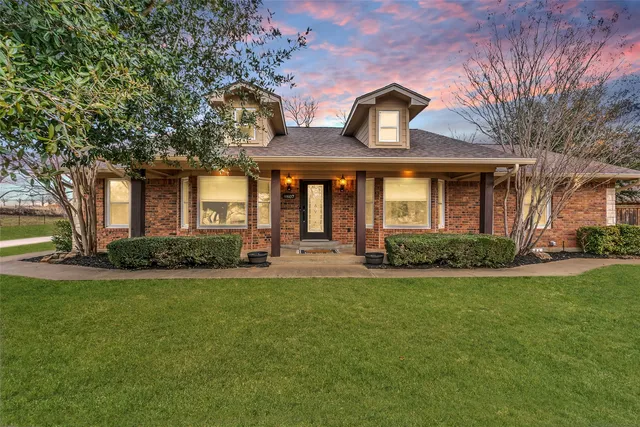 9807 Ravenswood Rd, Granbury, TX 76049