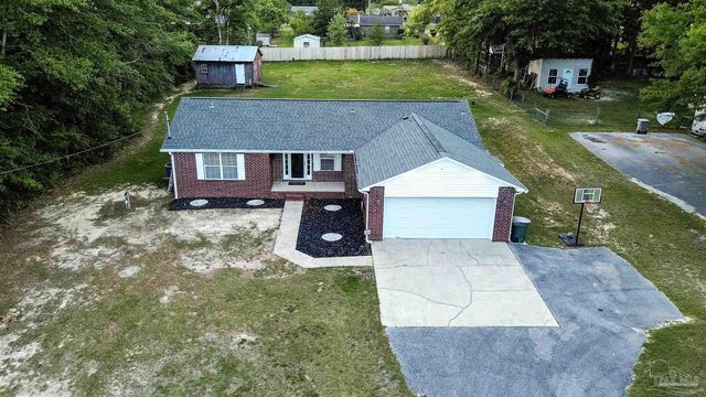 846 Candy Ln, Cantonment, FL 32533