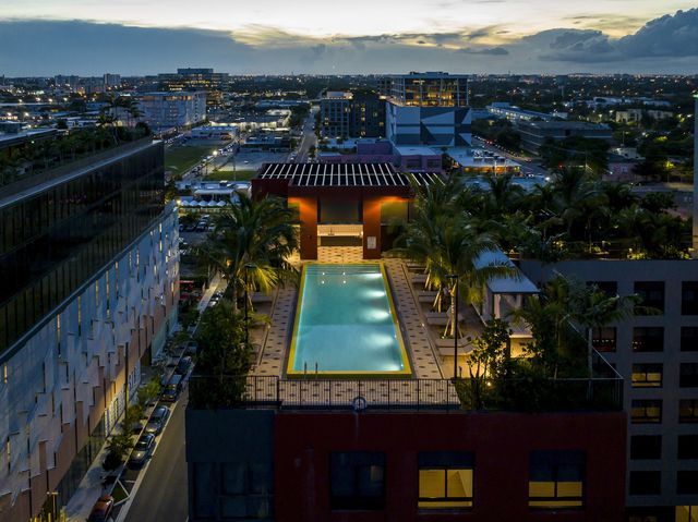 Caoba Miami Worldcenter Getting Closer To Completion — Golden Dusk  Photography