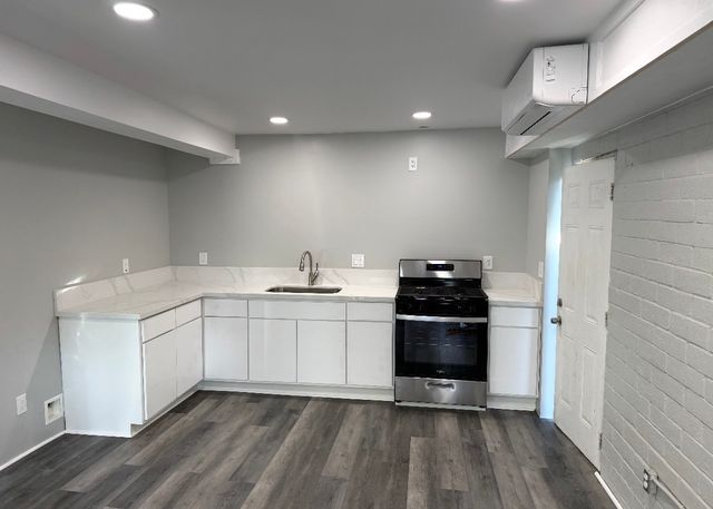 711 E  9th St #C, Upland, CA 91786