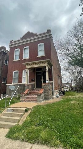 8606 Church Rd, Saint Louis, MO 63147