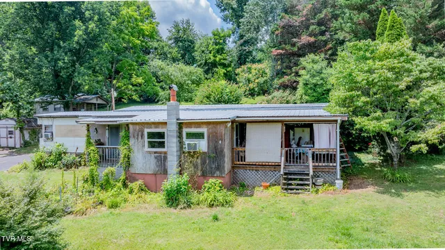 215 Landcastle Rd, Church Hill, TN 37642