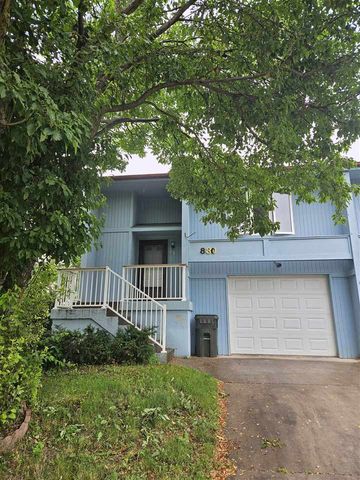830 Dover St, Iowa City, IA 52245