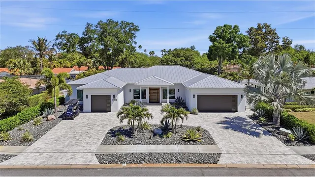 806 OSCEOLA ROAD, Belleair, FL 33756