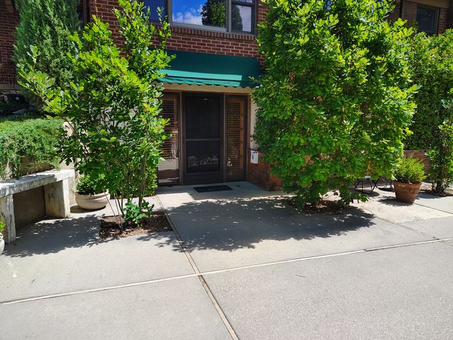 1448 E  900 S #B, Salt Lake City, UT 84105