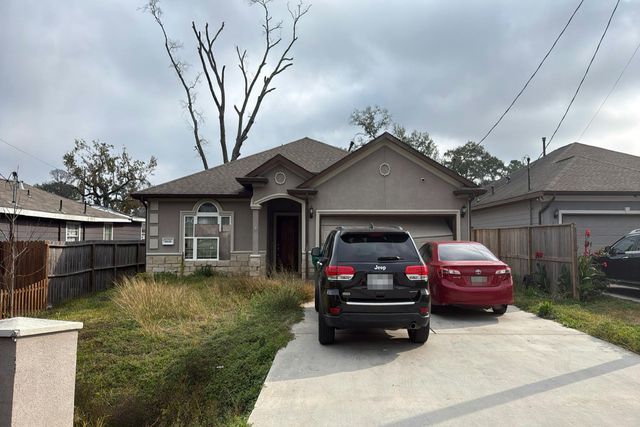 6626 Ezzard Charles Ln, Houston, TX 77091