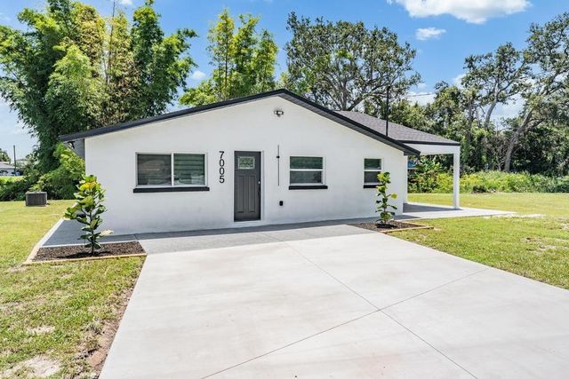 7005 Center Creek Dr, Tampa, FL 33615