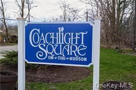 43 Coachlight Square, Montrose, NY 10548