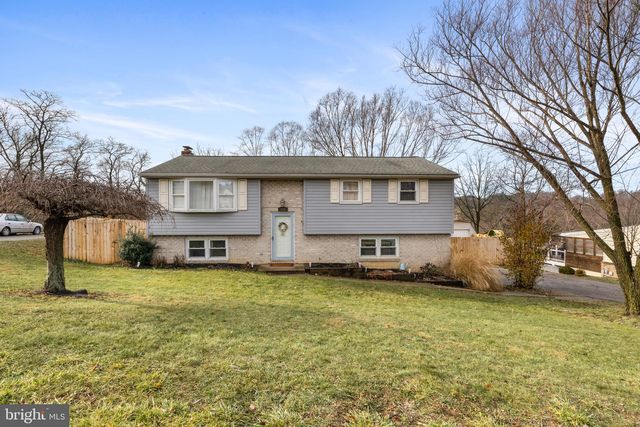 575 Gary Dr, Dallastown, PA 17313