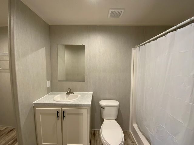 68 Chestnut Ln, Thomasville, GA 31757