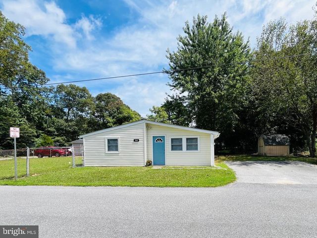 360 White Sands Dr, Lusby, MD 20657
