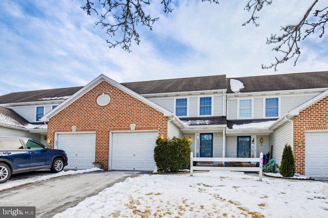 4074 Laurel Ln, Mount Joy, PA 17552