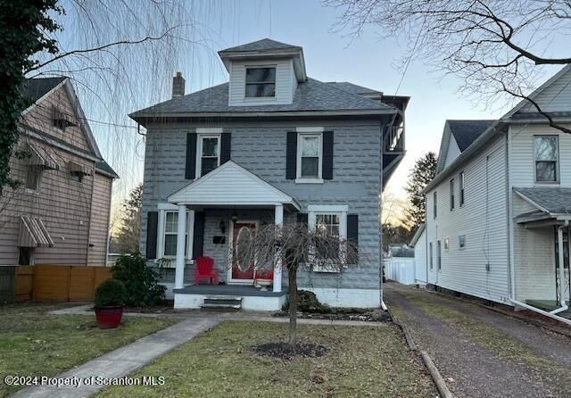 292 W  8th St, West Wyoming, PA 18644