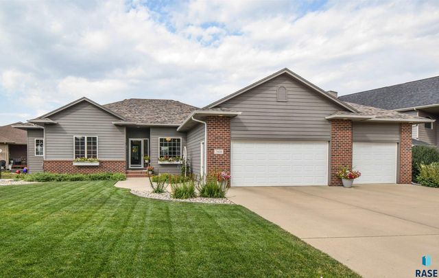 7608 W  Stanford Dr, Sioux Falls, SD 57106