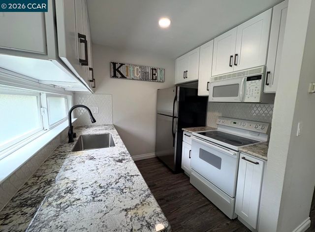 810 Oak Grove Rd #111, Concord, CA 94518