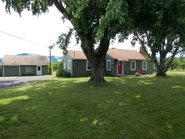 1765 Orchard Rd, Hood River, OR 97031