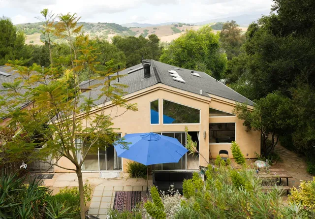 270 Valley Rd, Oak View, CA 93022