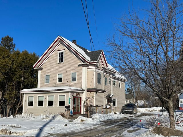 30 Pleasant Street, Houlton, ME 04730