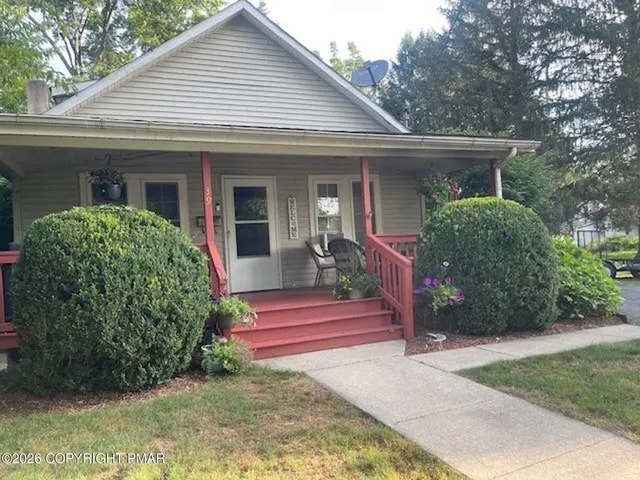 39 Gold St, East Stroudsburg, PA 18301