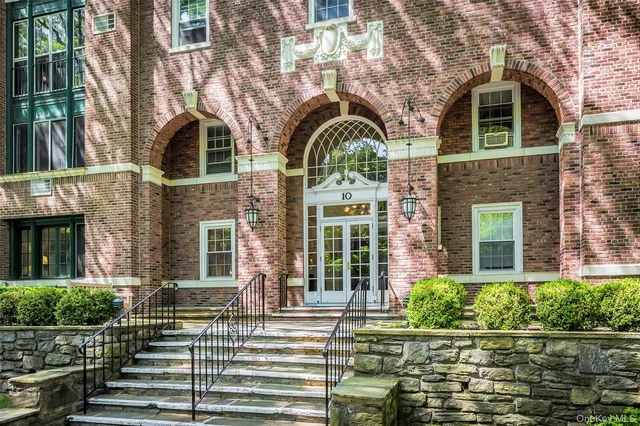 10 Brooklands #5G, Bronxville, NY 10708