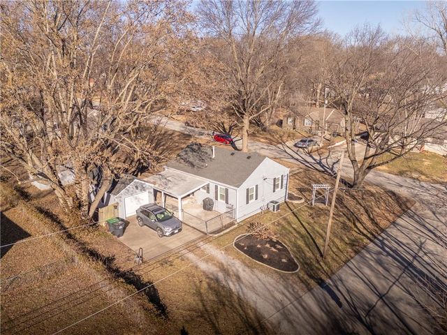 1200 NW B St, Blue Springs, MO 64015