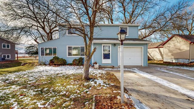 709 10th St NW, Waseca, MN 56093