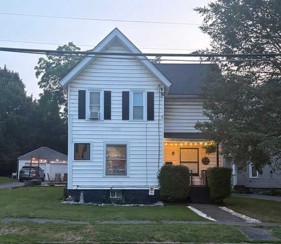 59 Cayuga St, Auburn, NY 13021