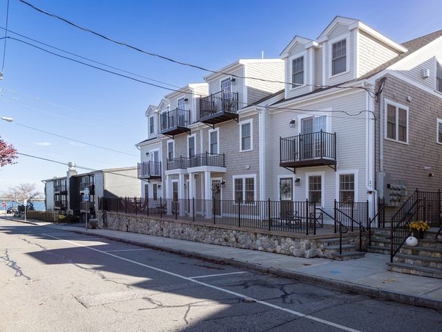 27 Howland St #1, Plymouth, MA 02360