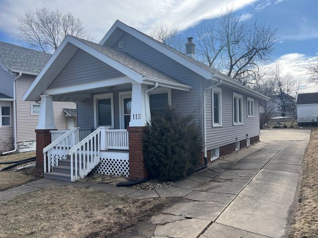 115 27th Street Dr SE, Cedar Rapids, IA 52403
