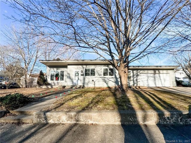 36 Lenox Ave, Griswold, CT 06351