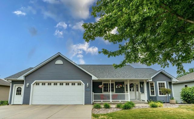 416 Old Indian Trail, Deforest, WI 53532
