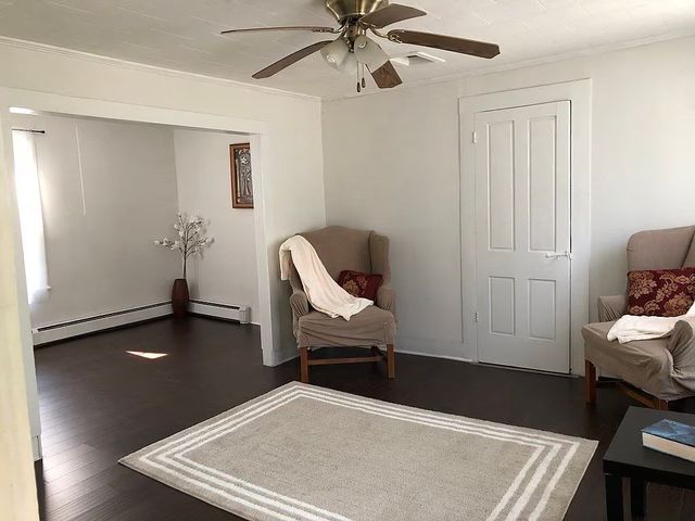 27 Snell St, Sturbridge, MA 01518