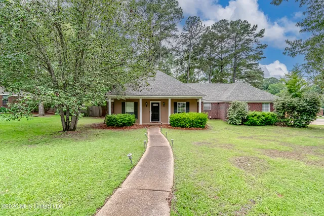 133 Oak Ridge Cir, Madison, MS 39110