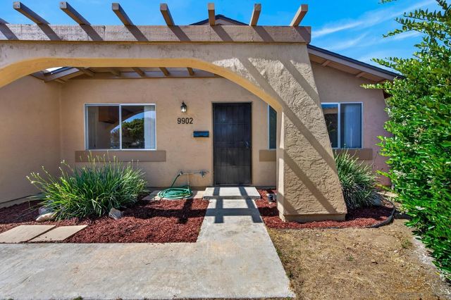 9902 Saddleback Dr, Lakeside, CA 92040