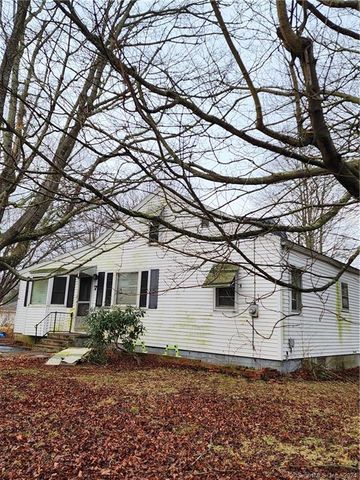 7 Center Rd, Waterford, CT 06385