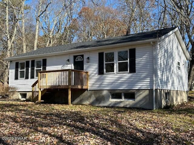 142 Spruce Dr, Milford, PA 18337