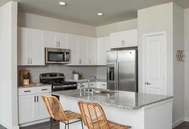 12111 S  Main St #2201, Houston, TX 77035
