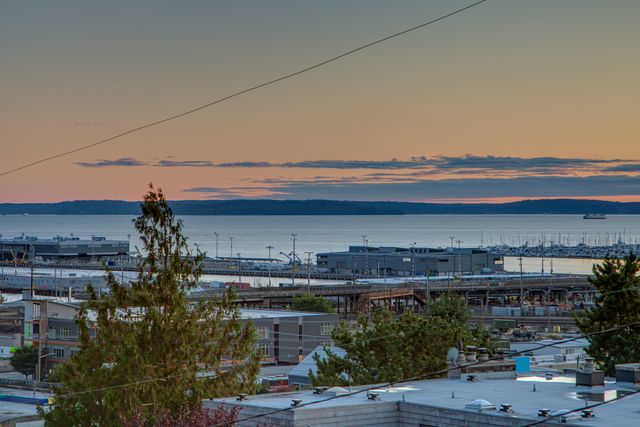 2030 13th Ave W #102, Seattle, WA 98119