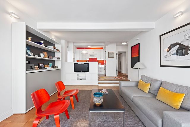 25 W  54th St #9C, Manhattan, NY 10019