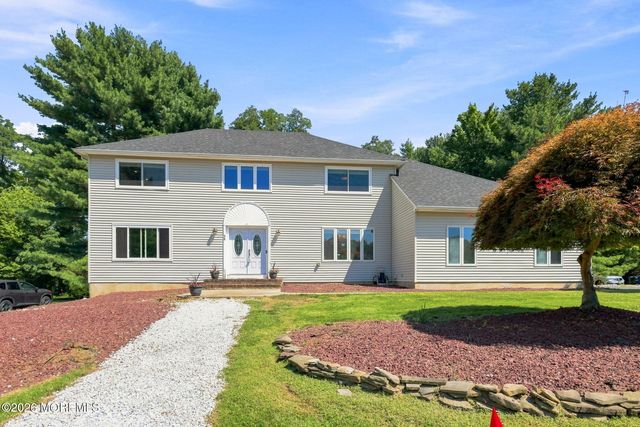 38 Knob Hill Road, Morganville, NJ 07751