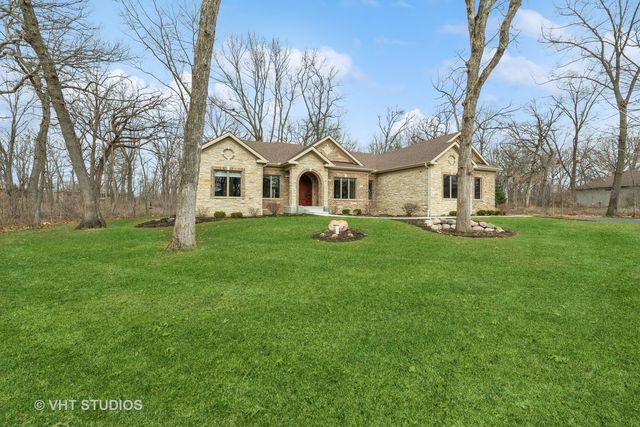 2492 Brentwood Dr, Spring Grove, IL 60081