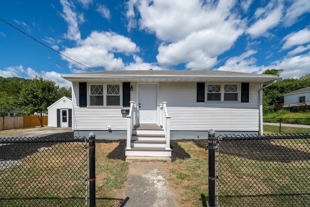 99 Sunderland Rd, Worcester, MA 01604