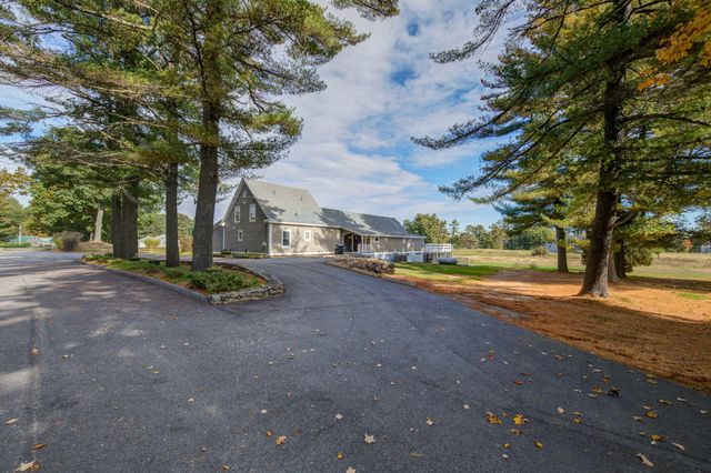 12 Clubhouse Drive, Naples, ME 04055
