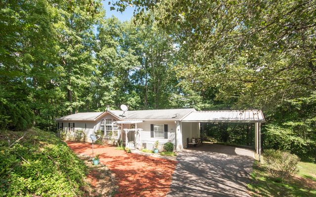 381 Carolina Village Cir, Franklin, NC 28734